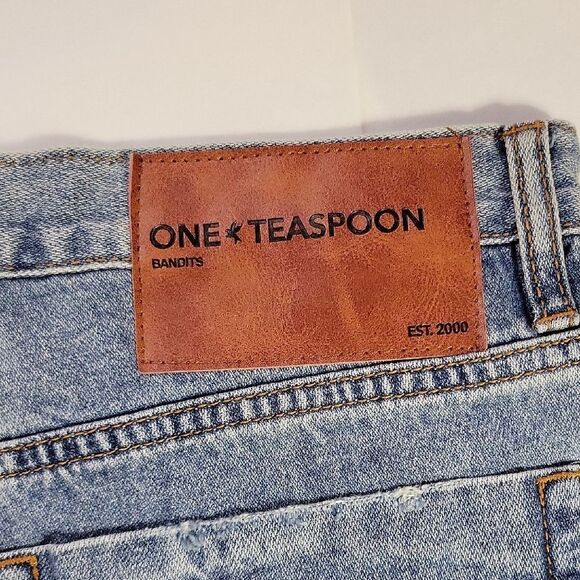 One Teaspoon Denim Shorts NWT - Picture 5 of 6